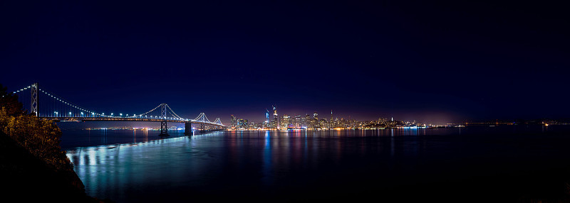 海湾大桥夜景