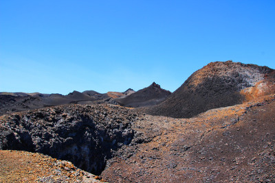 加拉帕戈斯群岛迷人的火山景观
