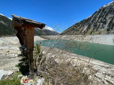 Schlegeisspeicher水库大坝位于奥地利蒂罗尔schwaz区Zillertal的Ginz