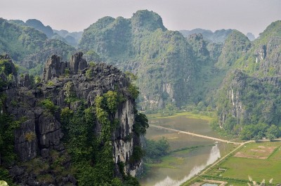 宁平，越南