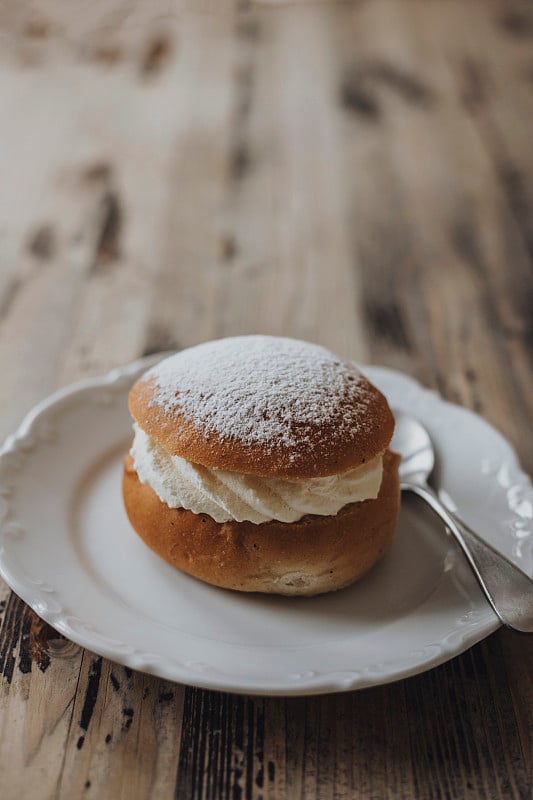 瑞典语 fika， semla