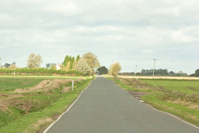 长崎岖不平的道路