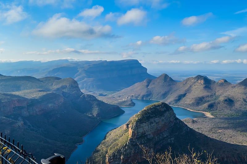 美丽和全景的布莱德河峡谷和三隆道尔斯全景路线在普马兰加