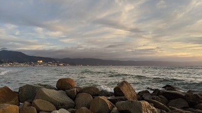 巴亚尔塔港河(图47)