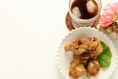 亚洲菜，炸鸡碟上有拷贝空间