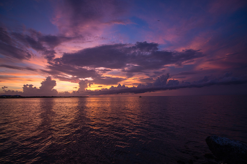 紫色的夕阳