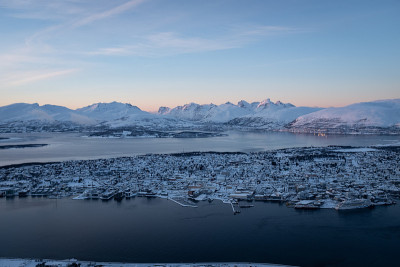挪威雪山航空全景图