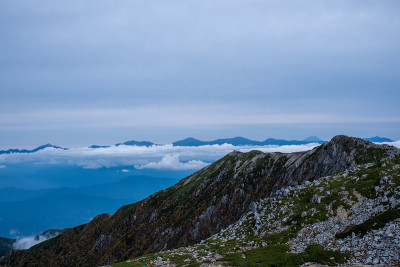 基索山脉的全景视野