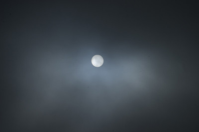 夜晚的满月