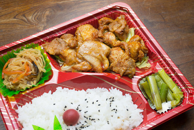 日式午餐盒，鸡烧便当