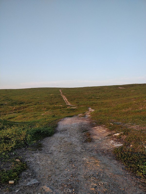 从拉普兰的山上看风景，草原自然