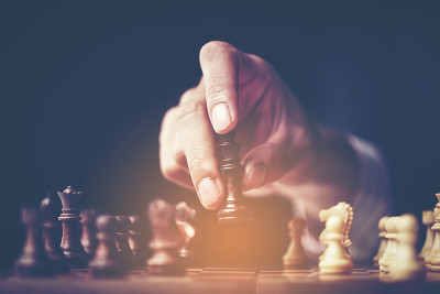 商业成功理念与象棋，复古滤镜图像背景