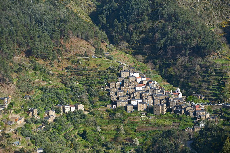 葡萄牙Serra da Estrela Piodao片岩页岩村全景