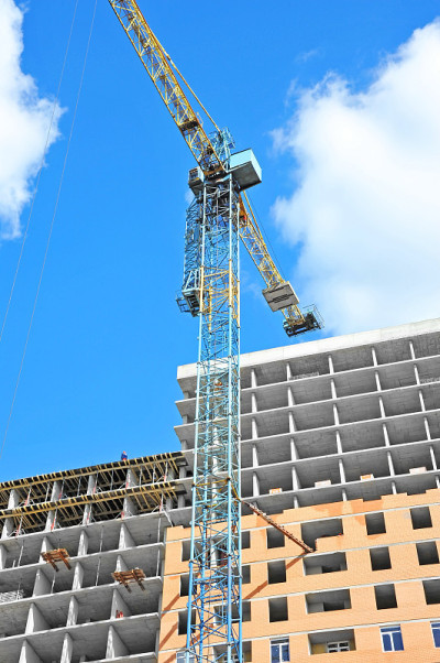 起重机及高层建筑工地