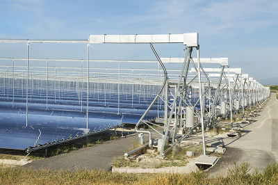 可再生能源:太阳能、菲涅耳收集器