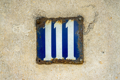 111号
