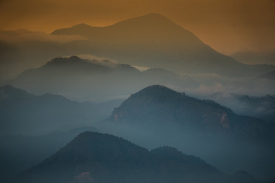 清晨万隆神秘的风景