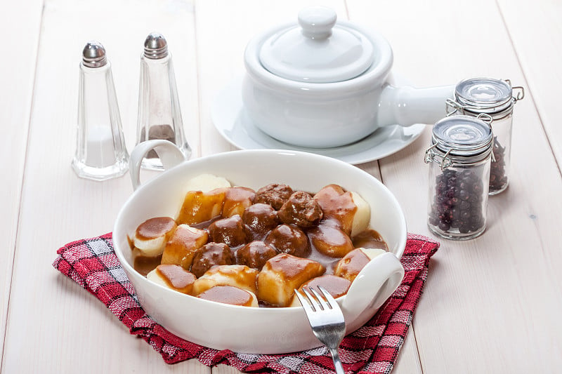 土豆饺配肉丸。