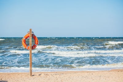 海滩和救生索