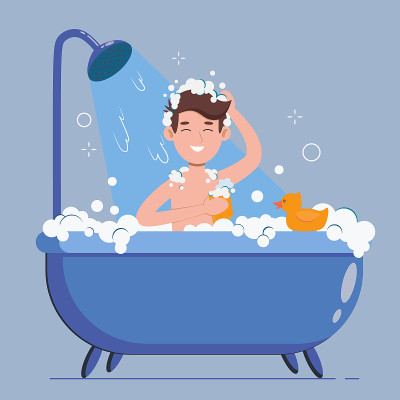 男人在浴室里用橡皮鸭洗澡。他正在用肥皂和海绵洗澡。卡通平面矢量插图