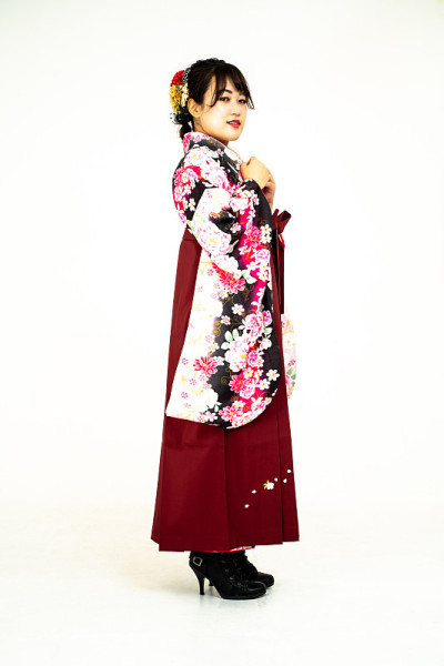 一个穿着和服的女人