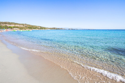 意大利Sardegna岛美丽的海滩