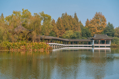 西湖的中国建筑