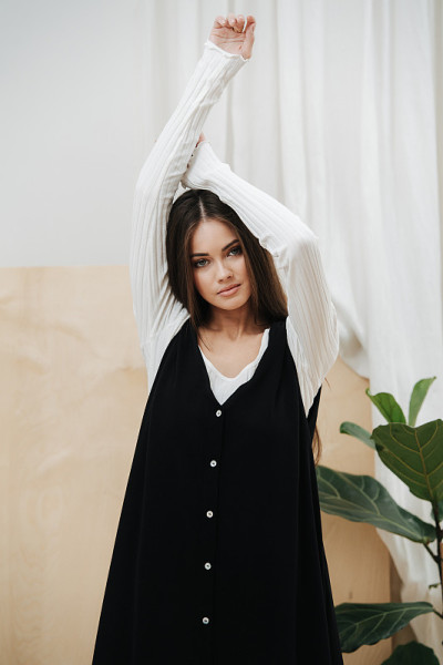 Portrait of a young beautiful woman posing for a p