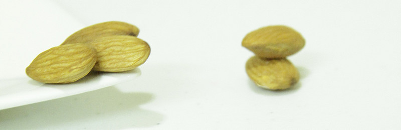 ALMOND-NUTS-FOOD
