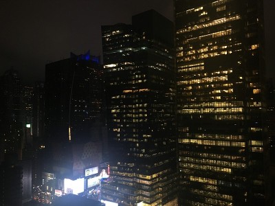 纽约曼哈顿摩天大楼的夜晚。
