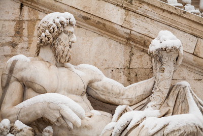 2018年2月26日，意大利罗马，Fontana della Dea Roma雪景