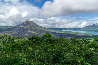 巴都尔山火山