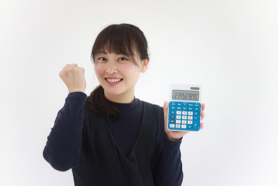 拥有计算器的女性