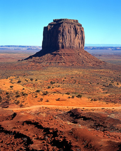 美国纪念碑谷西Mitten Butte。