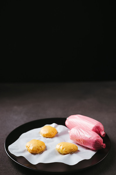 微型塑料污染。可循环再造的食物废物