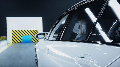 通用3d汽车碰撞测试。汽车破坏。3 d渲染。