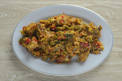Ayam balado。印尼的一种食物，用鸡肉和辣椒烹制而成。有一种可口和辛辣的味道。