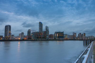 英国伦敦金丝雀码头的住宅楼。