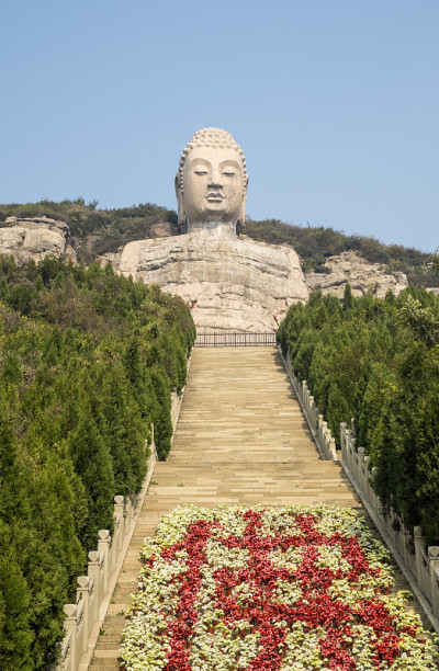 山西蒙山坐佛