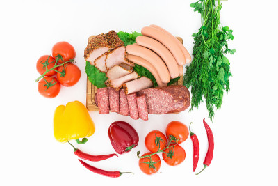 什锦肉制品，包括火腿和香肠。