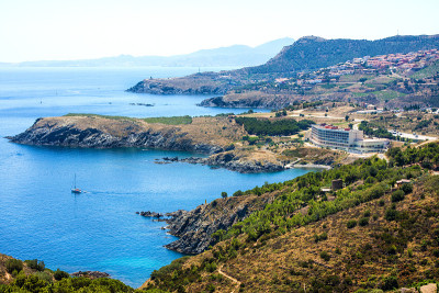 法国维梅尔海岸，地中海，东方比利牛斯山，Cerbere Banyuls海洋保护区的岩石海岸