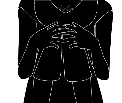 一个孤独坐着的女人的剪影