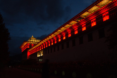 廷布宗的夜晚
