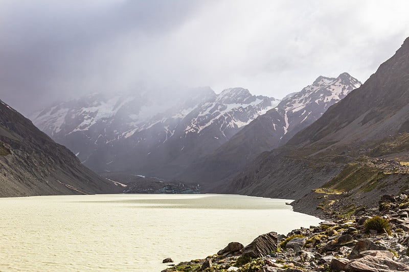 南阿尔卑斯山的风景。胡克湖。新西兰南岛