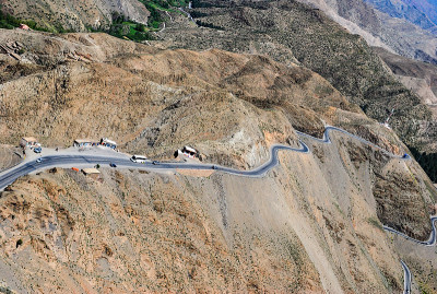 阿特拉斯山脉和一条公路