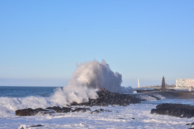 大海里的大浪