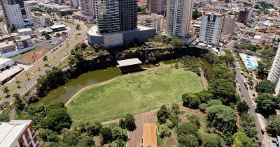 Ribeirao Preto城市公园鸟瞰图。路易斯·卡洛斯·拉亚·帕克博士。