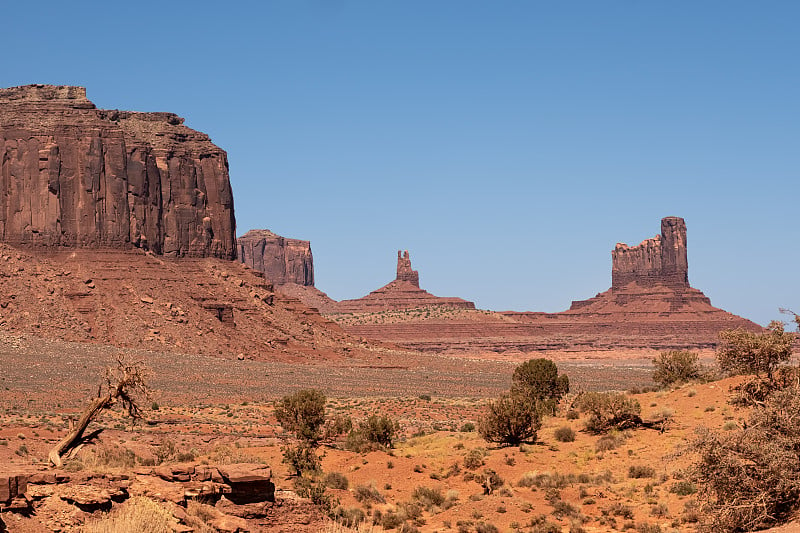 纪念碑谷地区的科罗拉多高原与巨大的砂岩在Arizonaâ犹他州边界上，在一个纳瓦霍民族保留地。美