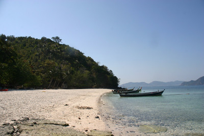海滩上的小船
