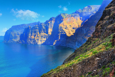壮丽的洛斯巨女和它的火山峭壁
